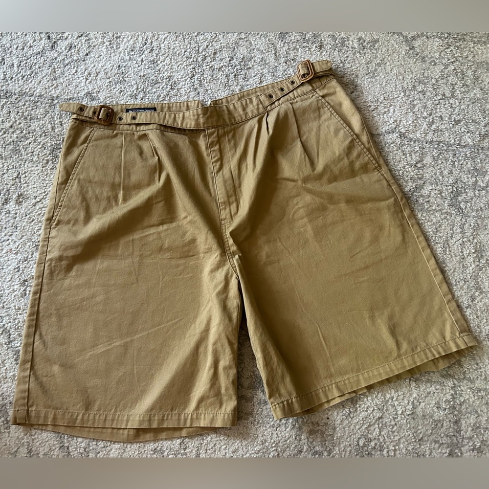 J. Peterman Tan Cargo Shorts Relaxed Fit Attached Belt Accent Mens